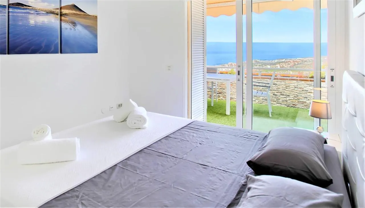Luxury Penthouse, Best Sunset, Heated Pool, Fast Wifi Apartment Costa Adeje